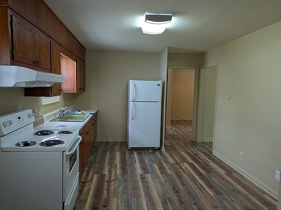 5th image of 1012 Walton Ln