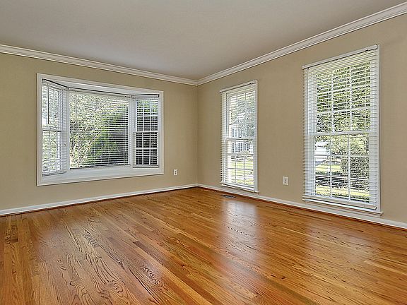 5th image of 8416 Westpointe Dr