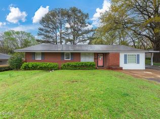 105 E Armory St, Trenton, TN 38382