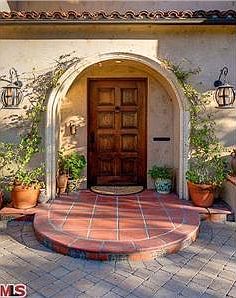 4th image of 10025 Toluca Lake Ave