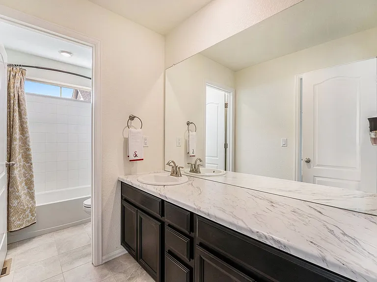 9707 Bennett Peak St — Photo 16