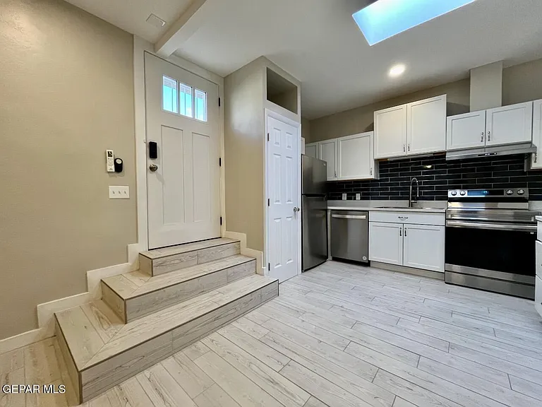 401 Blacker Ave #B — Photo 2