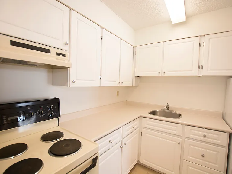 1215 Saint Georges Ave #205 — Photo 9