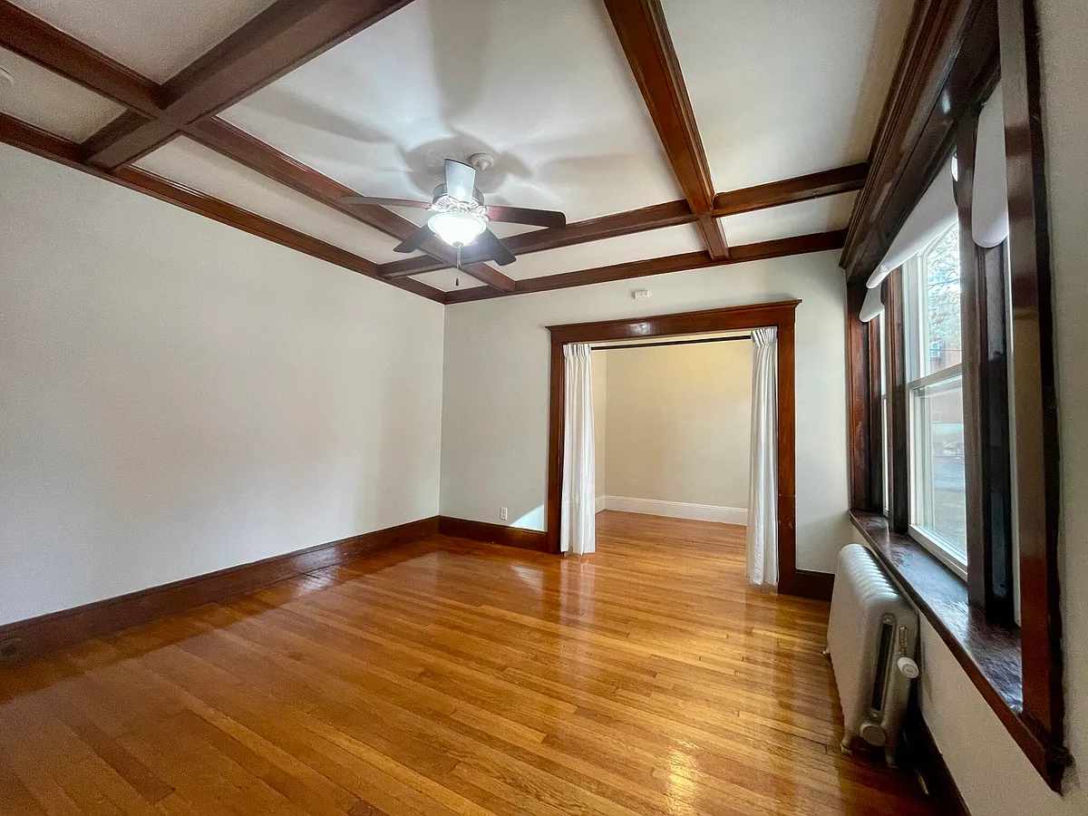 Building Photo - 1269 Commonwealth Ave #4