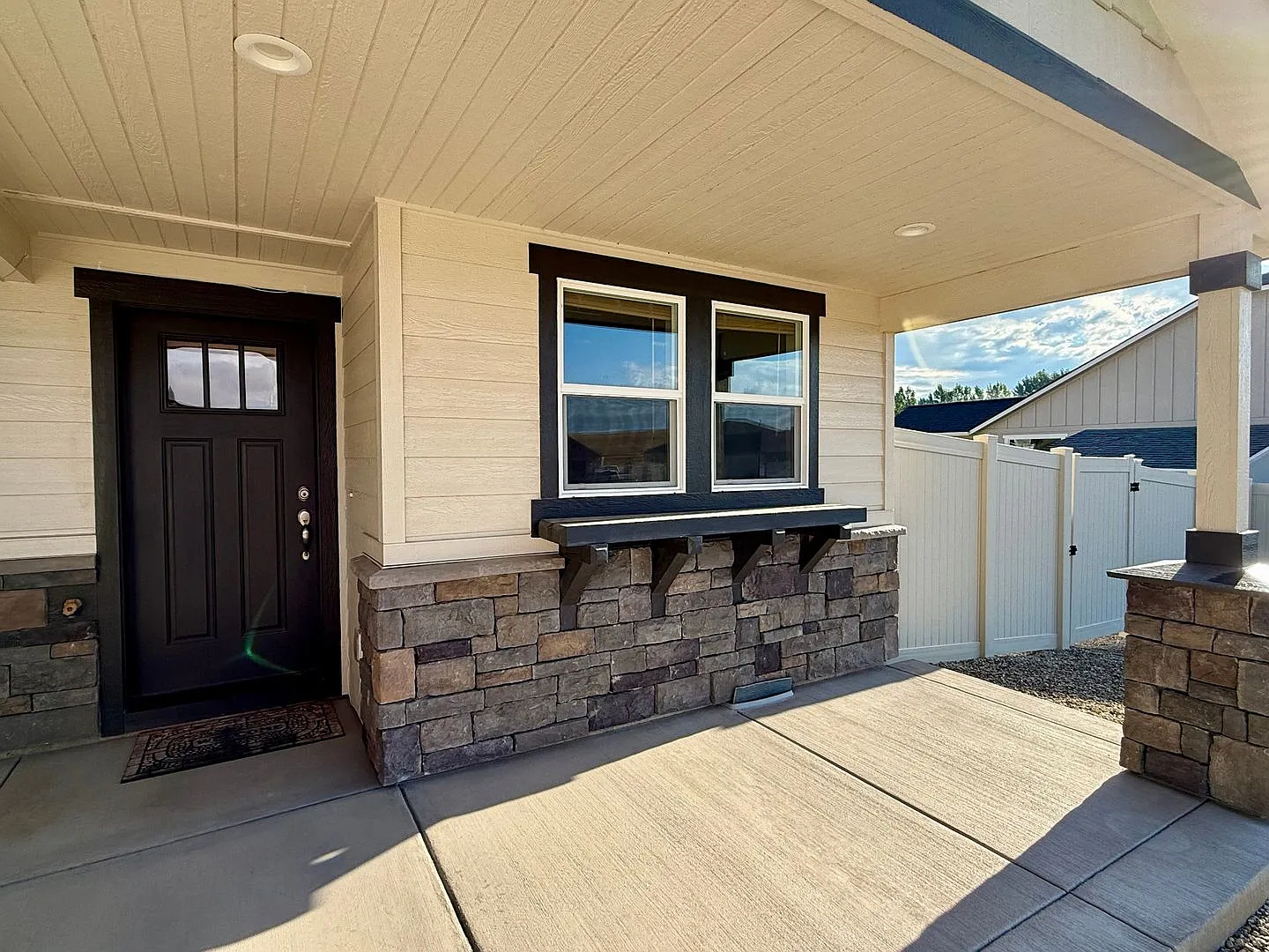 Gorgeous 3 Bed/2Bath Home near the Wye! — Photo 2