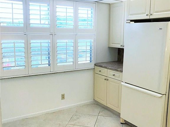 2nd image of 2903 Victoria Circle #A-2