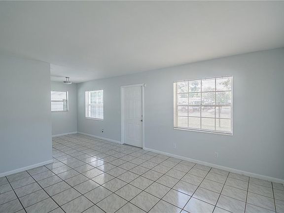 3rd image of 5506 S Manhattan Ave