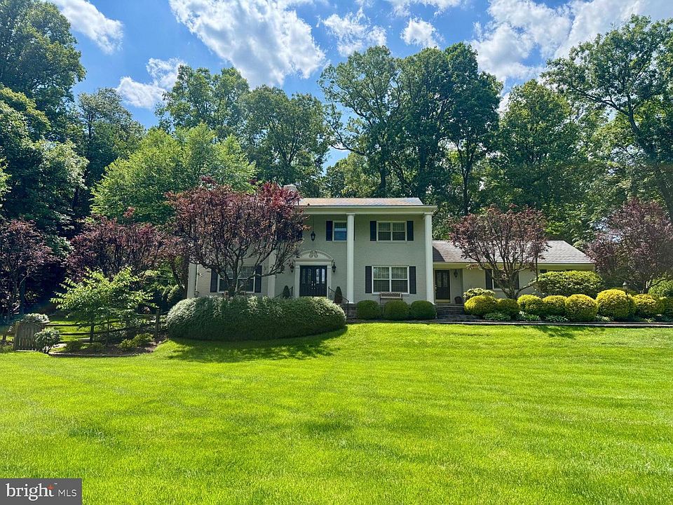 1st image of 304 Chesapeake Dr