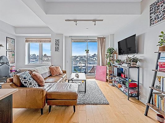 4th image of 343 4th Ave APT 10E