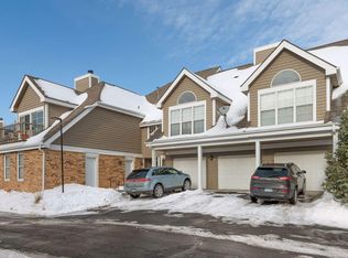 6155 Chasewood Pkwy APT 3, Minnetonka, MN 55343