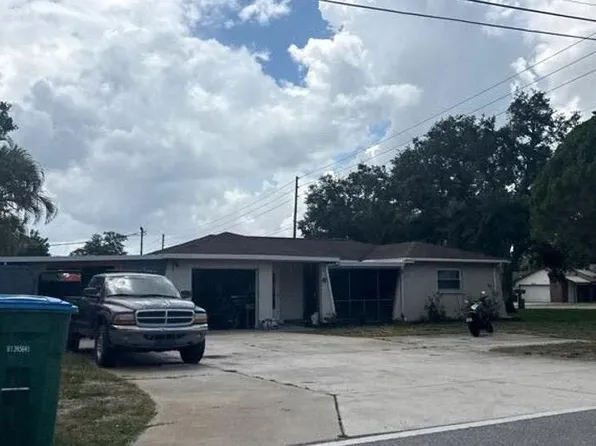 11479 Walsingham Rd, Seminole, FL 33778