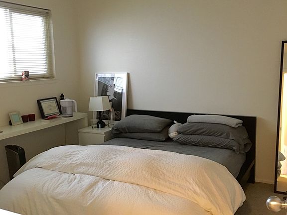 2nd image of 840 Waller St APT 2