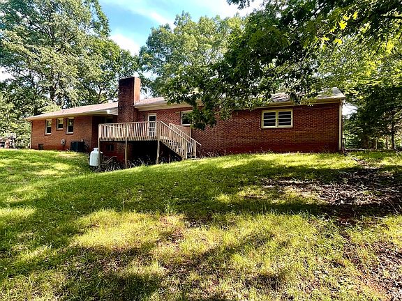 3rd image of 129 Foxwood Dr