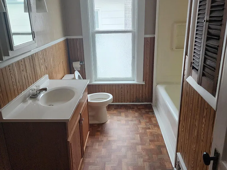 315 1/2 E Scribner Ave — Photo 3