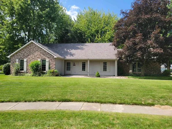 1409 Willow Dr, Auburn, IN 46706