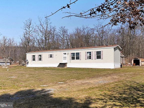 3rd image of 571 Schubert Rd