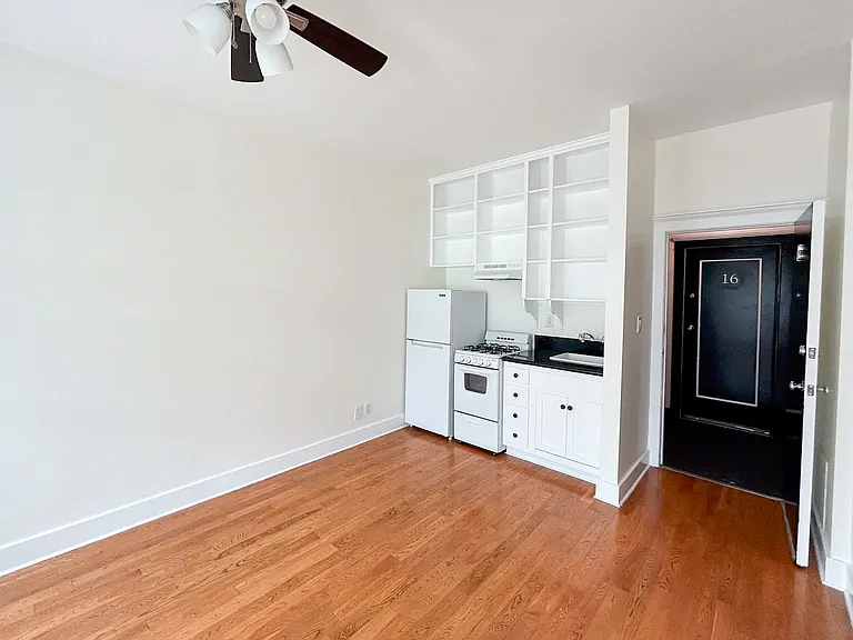 4440 Burns Ave #17 — Photo 13