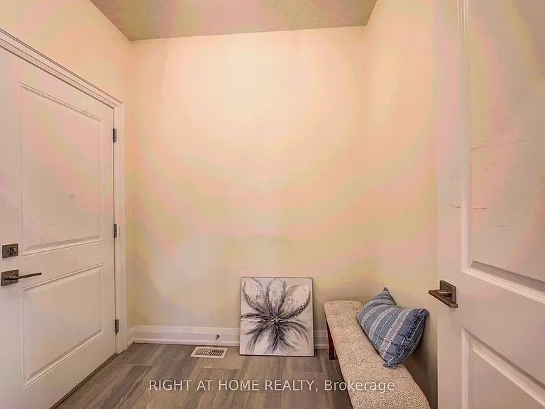 138 Woodberry Cres — Photo 23