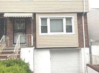 16027 77th Rd, Fresh Meadows, NY 11366