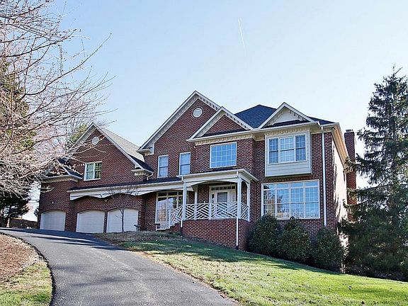 2nd image of 1531 Strawberry Mountain Dr
