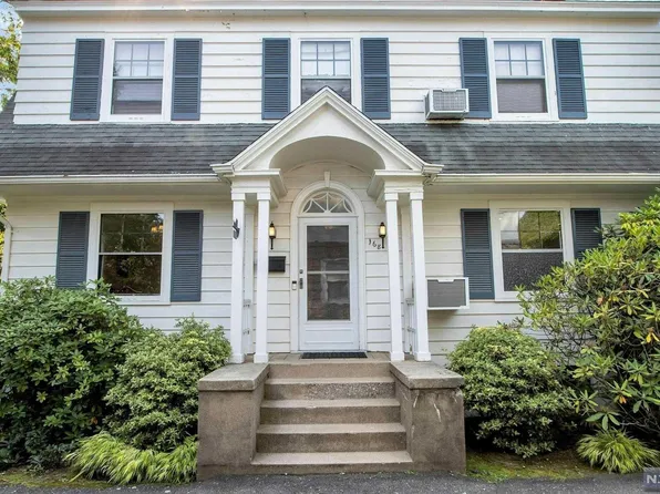168 W Hudson Ave, Englewood, NJ 07631