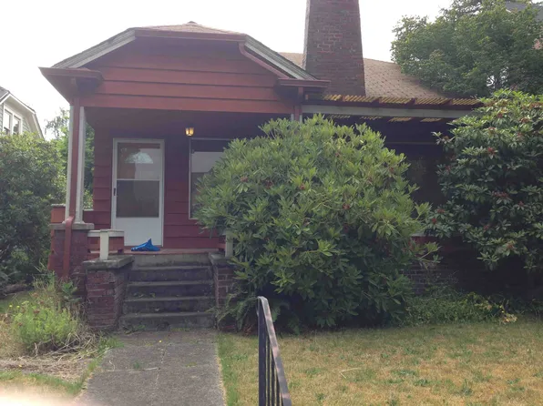 5549 34th Ave NE, Seattle, WA 98105