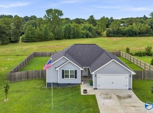 971 Creekstone Point Dr, Fort Payne, AL 35967