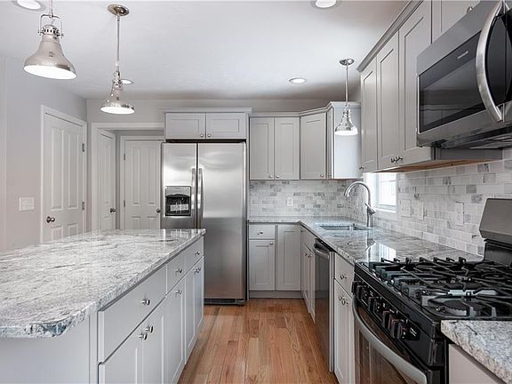 2nd image of 110 Brentwood Ave