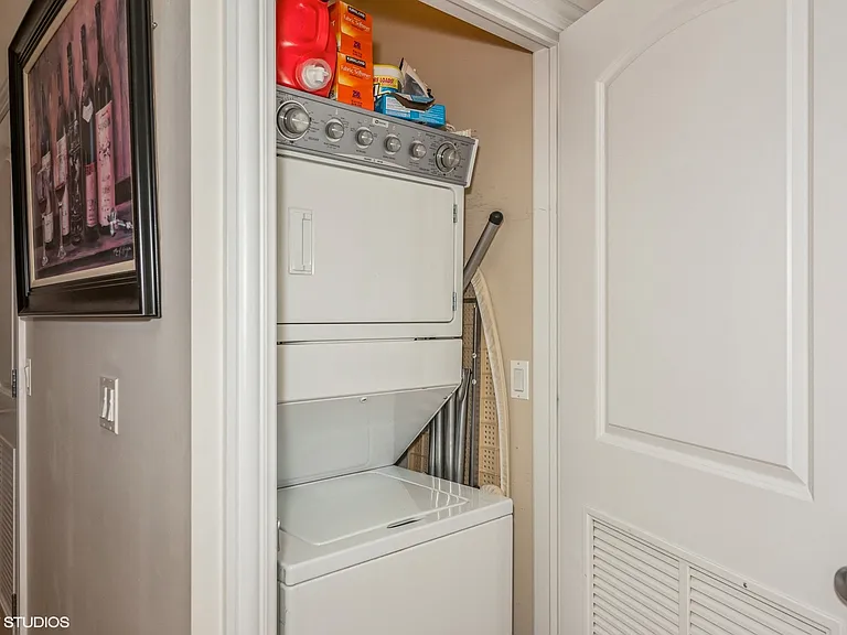 2905 N Halsted St #302 — Photo 13