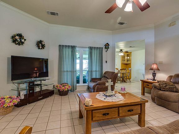 5th image of 105 Country Ln