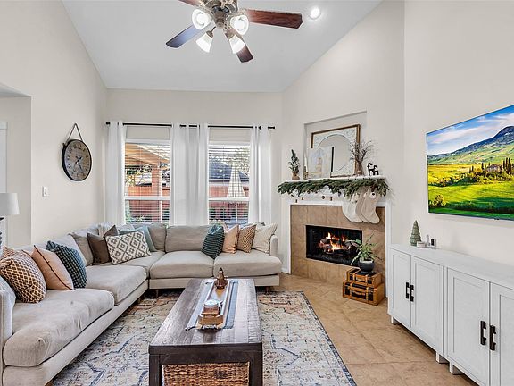 5th image of 3823 Lake Ballinger Ln