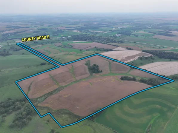 12843 County Rd E, Mineral Pt, WI 53565