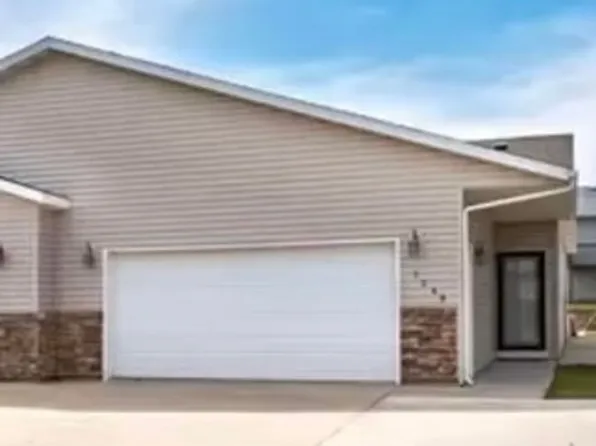 1349 15th St W, Dickinson, ND 58601