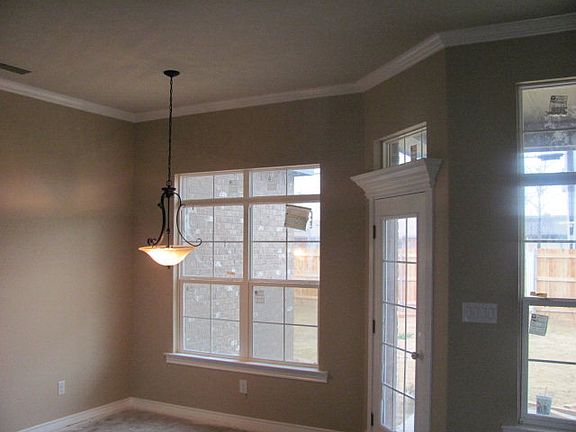 4th image of 1802 E Pecan Ave