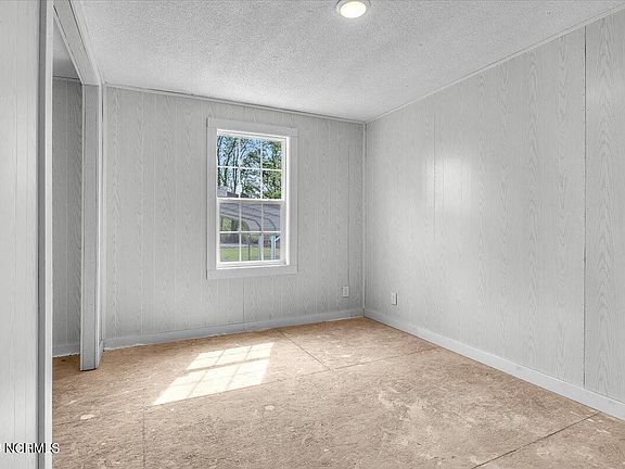 3rd image of 183 Parker Rd