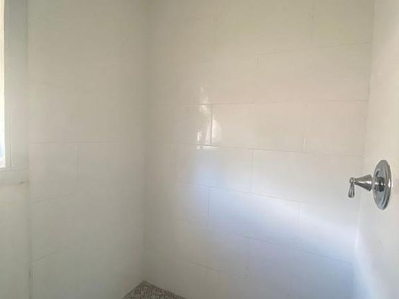 4th image of 2450 Cincinnati Ave