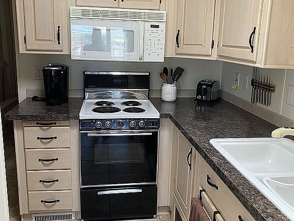 5th image of 6649 E 32nd St #9