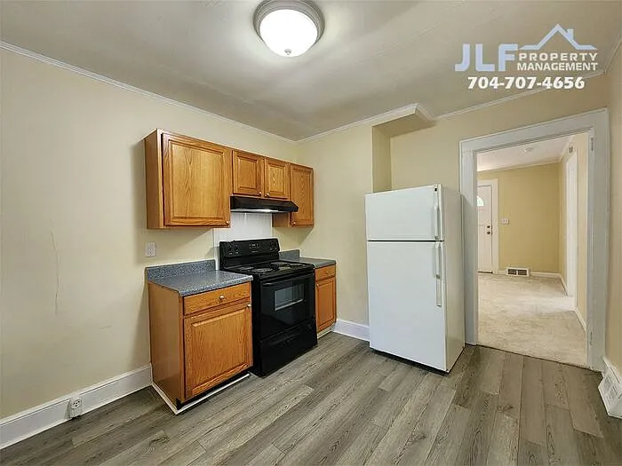 193 Hoover Ave NE — Photo 5