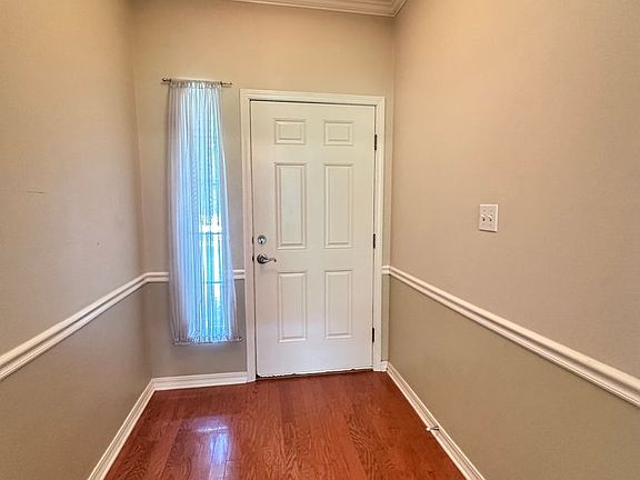 2nd image of 1656 Williamsburg Dr