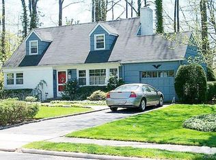 258 Steamboat Road, Great Neck, NY