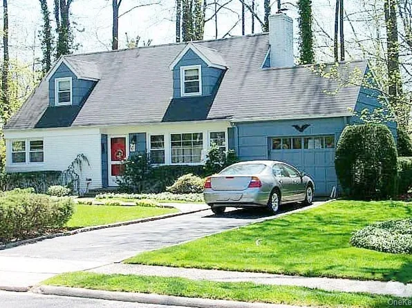 258 Steamboat Road, Kings Point, NY 11024