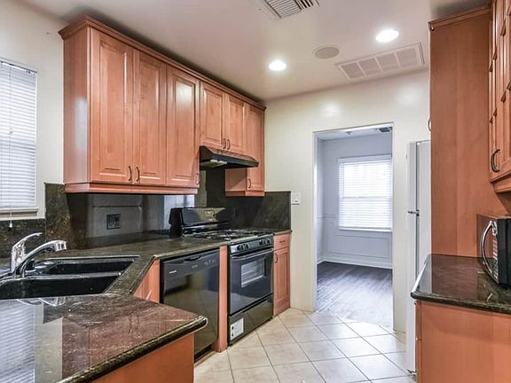5th image of 6528 Camellia Ave