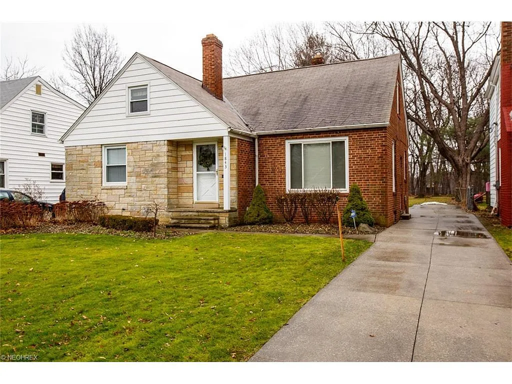 1843 Oakmount Rd photo 1