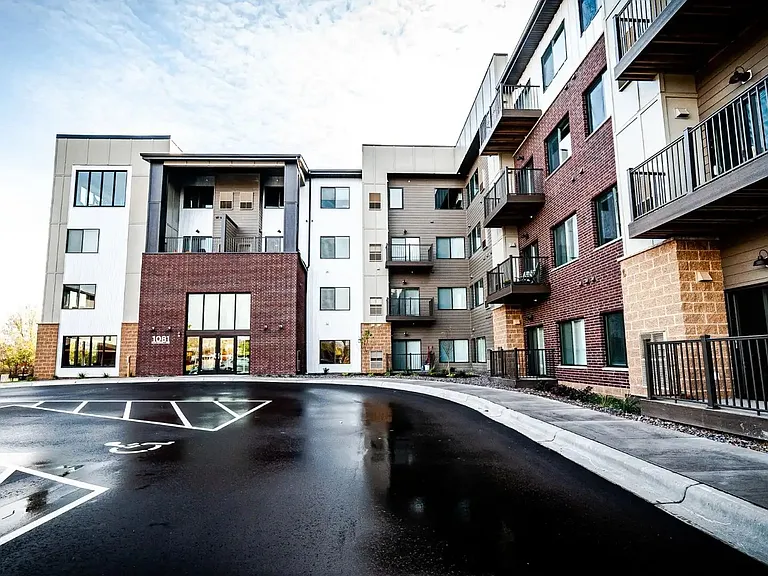 Encore Apartments — Photo 35