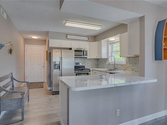 5th image of 28 Wheel House Cir Unit 4A