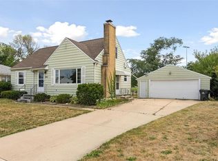 1945 9th Ave SW, Cedar Rapids, IA 52404