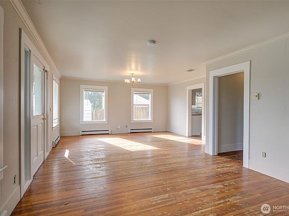 3rd image of 316 W Kennaston Avenue