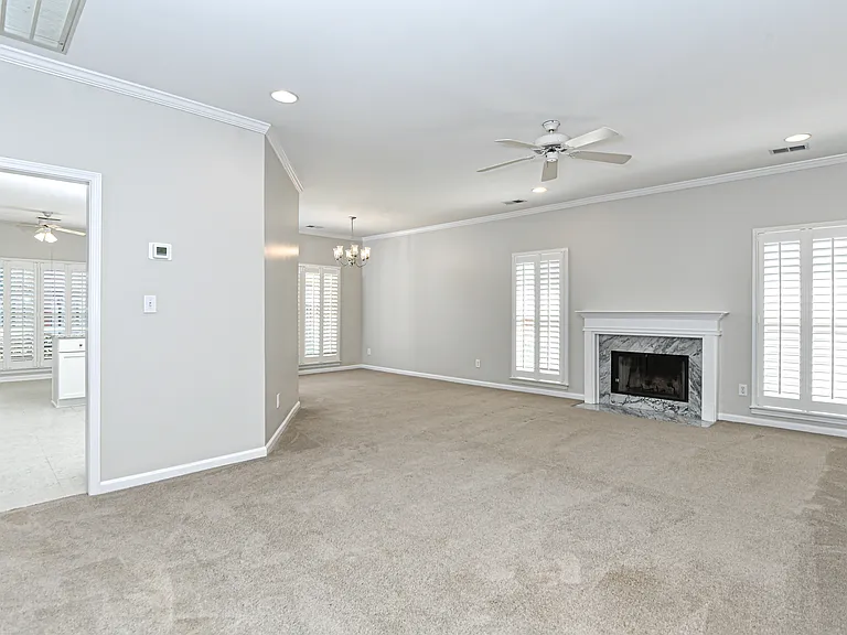1326 Berwick Dr — Photo 6