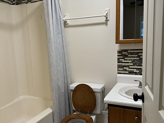 5th image of 1608 Iola Dr APT B