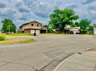 2120 Jefferson Pl, Bartlesville, OK 74006